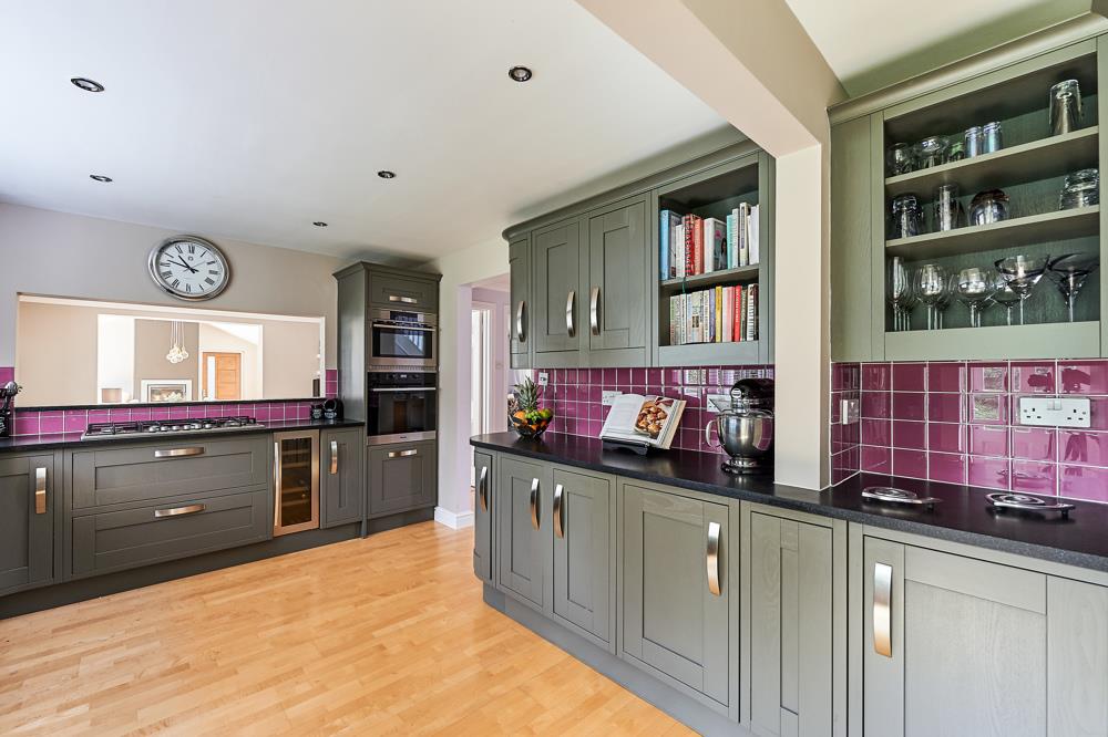 30745274_6.jpg